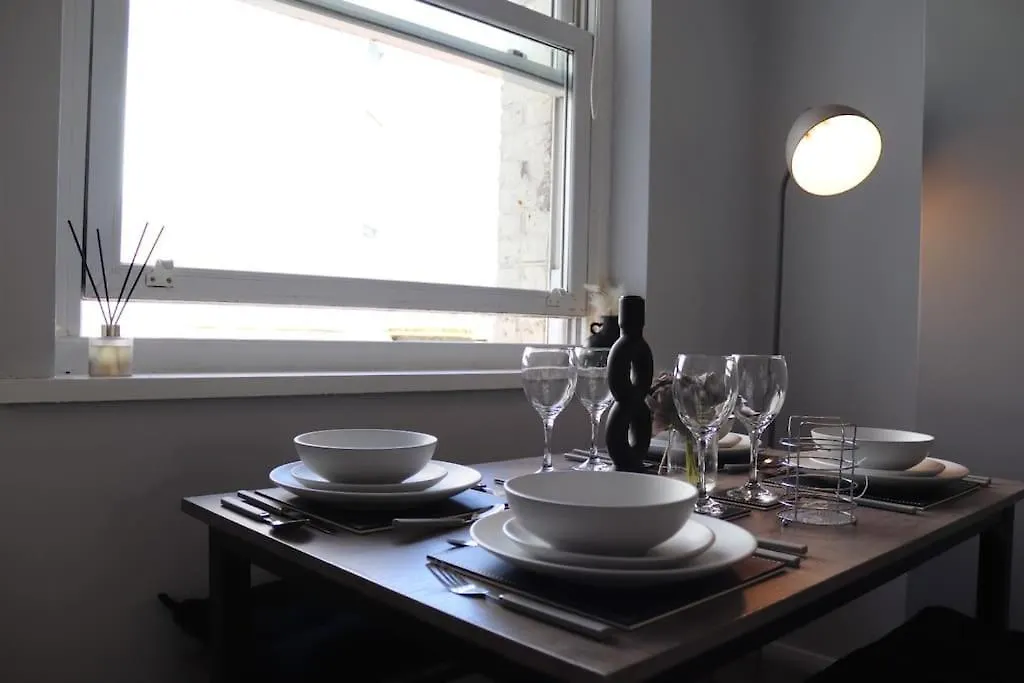 Windsor Deluxe - Modern Brighton City Centre Apartment 5Min From Beach & Station 0*,  United Kingdom